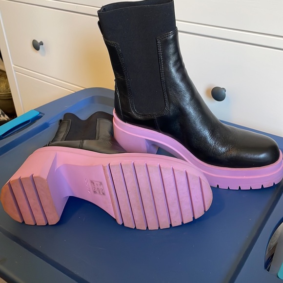 Aldo “Bigmood” black and purple leather Chelsea boots. Size 10 - Picture 4 of 4